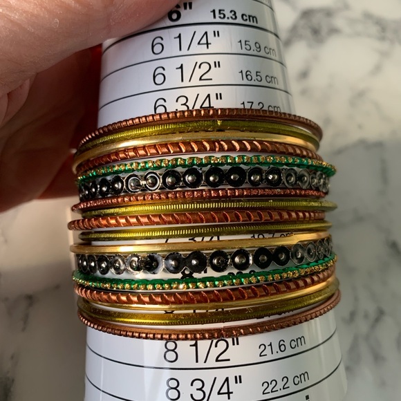Elegant Multicolor Bangle Set - Picture 4 of 7